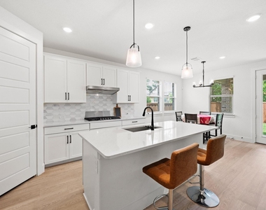 2848 Acadia Drive - Photo Thumbnail 6