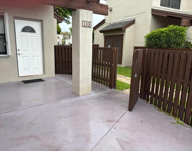 10292 Nw 9th Street Circle - Photo Thumbnail 20