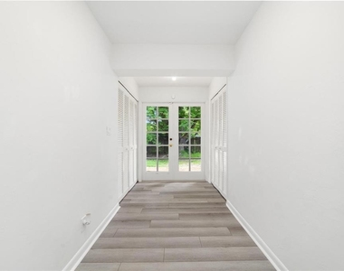 1273 Ne 37th Street - Photo Thumbnail 20