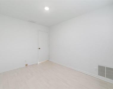 1273 Ne 37th Street - Photo Thumbnail 18
