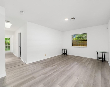 1273 Ne 37th Street - Photo Thumbnail 22