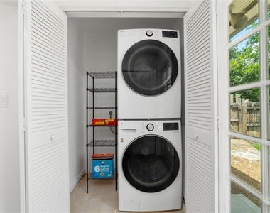 1273 Ne 37th Street - Photo Thumbnail 9
