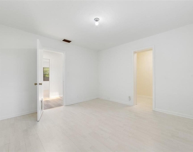 1273 Ne 37th Street - Photo Thumbnail 15