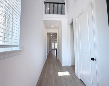 937 Salvation Drive - Photo Thumbnail 2