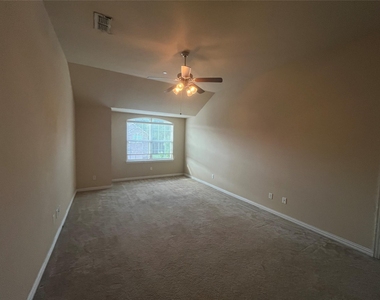 250 Barrington Lane - Photo Thumbnail 6