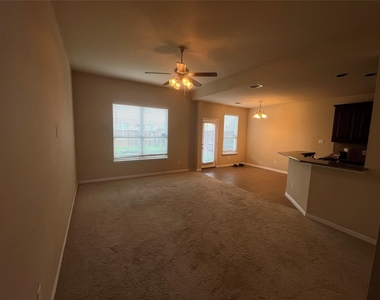 250 Barrington Lane - Photo Thumbnail 2