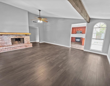 6210 Glenmoor Drive - Photo Thumbnail 3
