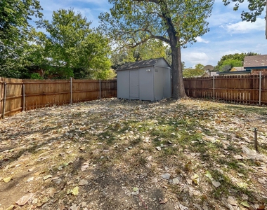 6210 Glenmoor Drive - Photo Thumbnail 17