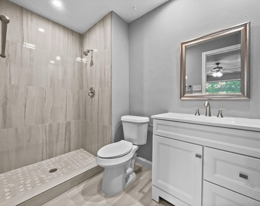 6210 Glenmoor Drive - Photo Thumbnail 12