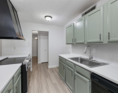 722 Circle Cove Drive - Photo Thumbnail 8