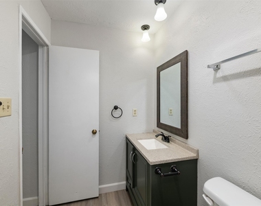 722 Circle Cove Drive - Photo Thumbnail 20