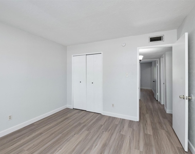 722 Circle Cove Drive - Photo Thumbnail 14