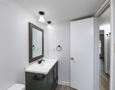 722 Circle Cove Drive - Photo Thumbnail 16