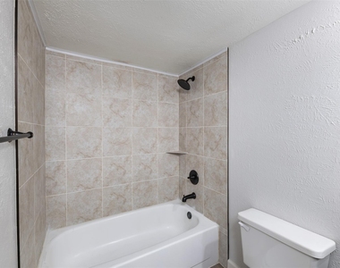 722 Circle Cove Drive - Photo Thumbnail 15