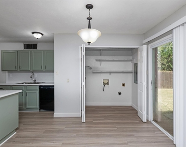 722 Circle Cove Drive - Photo Thumbnail 7