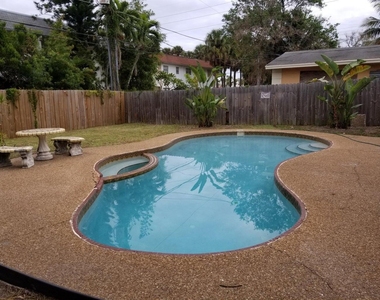 215 Sw 1st Court - Photo Thumbnail 10