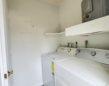 215 Sw 1st Court - Photo Thumbnail 9
