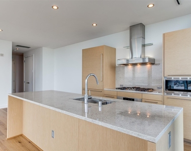 2900 Mckinnon Street - Photo Thumbnail 4