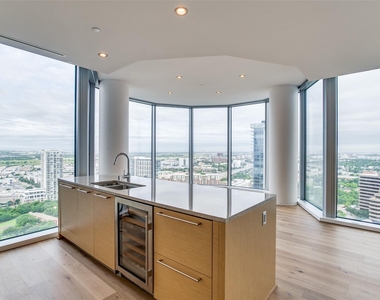 2900 Mckinnon Street - Photo Thumbnail 5