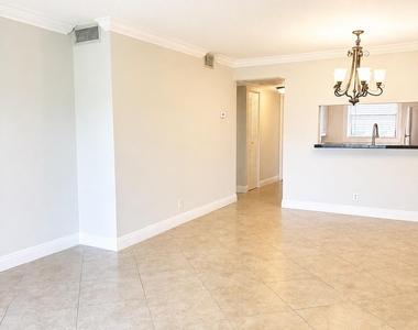 6716 Palmetto Circle S - Photo Thumbnail 8