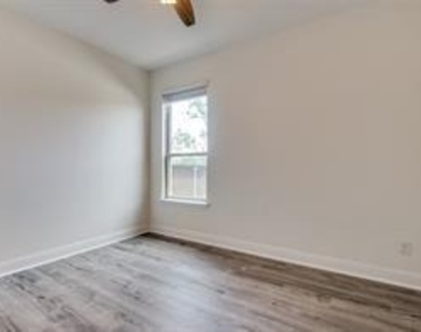 2501 Walker Avenue - Photo Thumbnail 1