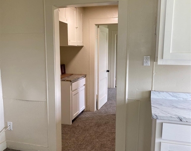 200 Marquette Avenue - Photo Thumbnail 6