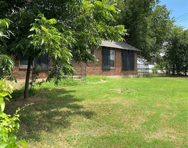 200 Marquette Avenue - Photo Thumbnail 3