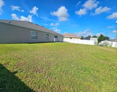 1465 Sw San Esteban Avenue - Photo Thumbnail 17