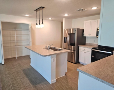 1465 Sw San Esteban Avenue - Photo Thumbnail 6