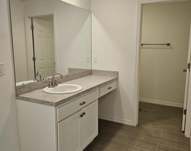 1465 Sw San Esteban Avenue - Photo Thumbnail 10