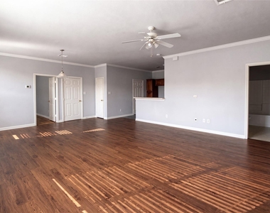2400 18th Street - Photo Thumbnail 2