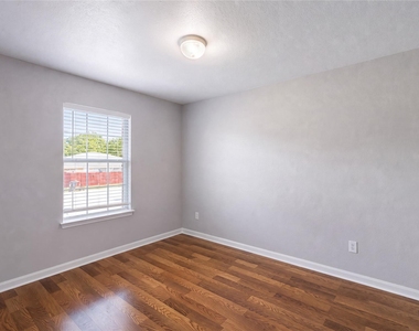 2400 18th Street - Photo Thumbnail 9