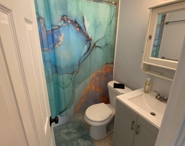 1112 Avenue E - Photo Thumbnail 2