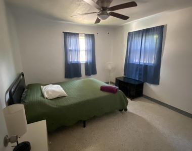 1112 Avenue E - Photo Thumbnail 7