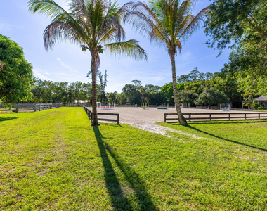 851 Hyde Park Road - Photo Thumbnail 8