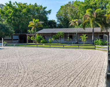 851 Hyde Park Road - Photo Thumbnail 4