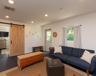 851 Hyde Park Road - Photo Thumbnail 11