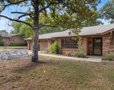 7109 Jewell Avenue - Photo Thumbnail 2
