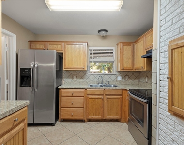 7109 Jewell Avenue - Photo Thumbnail 7