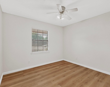 7904 Kodak Drive - Photo Thumbnail 23