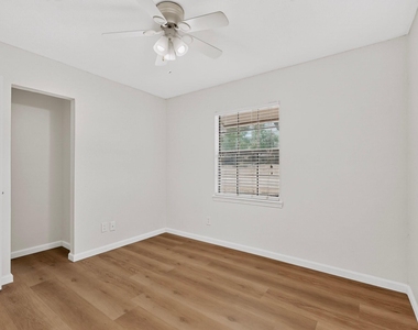 7904 Kodak Drive - Photo Thumbnail 24