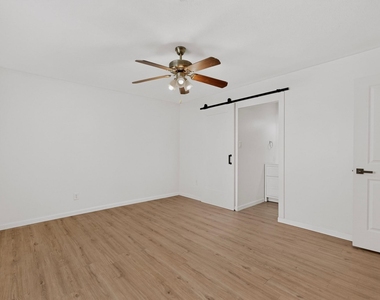 7904 Kodak Drive - Photo Thumbnail 20