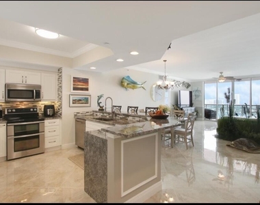 2640 Lake Shore Drive - Photo Thumbnail 4