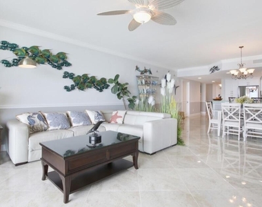 2640 Lake Shore Drive - Photo Thumbnail 10