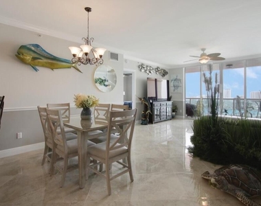 2640 Lake Shore Drive - Photo Thumbnail 3