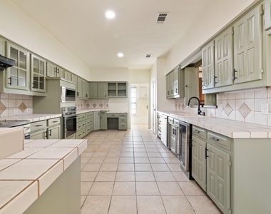 2110 S Mcdonald Street - Photo Thumbnail 10