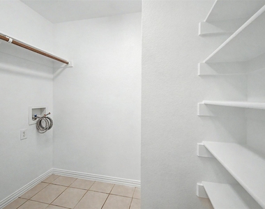 3126 Cherry Lane - Photo Thumbnail 6
