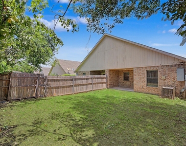3126 Cherry Lane - Photo Thumbnail 23