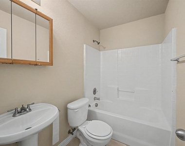 3126 Cherry Lane - Photo Thumbnail 9