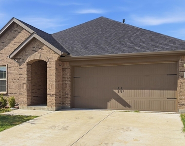 520 Winthrop Road - Photo Thumbnail 2
